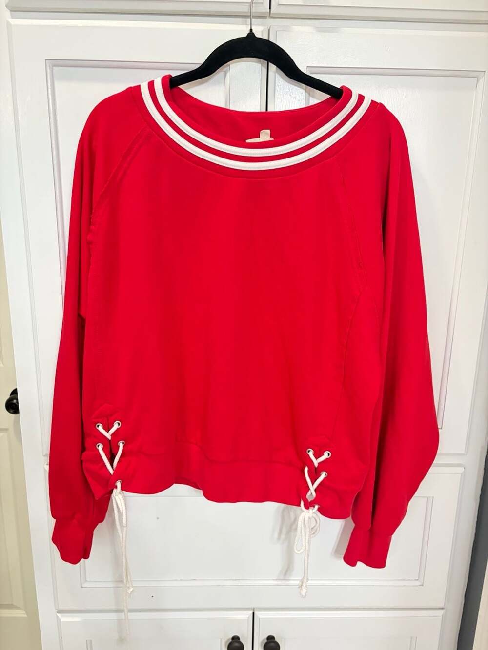 ee:some Women's Red Crewneck Coastal Fisherman Sweatshirt Lace-Up Bow L